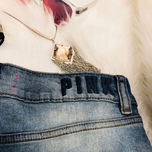 PINK VICTORIAβS SECRET DISTRESSED DENIM SHORT - Picture 5 of 7